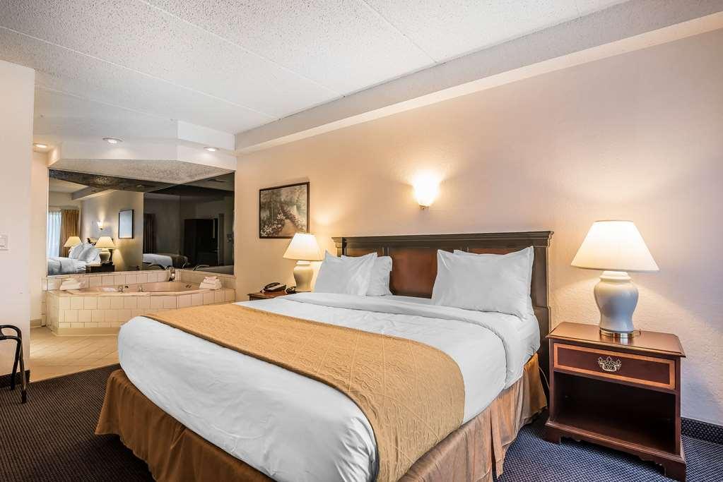 Quality Inn & Suites Albany Airport Latham Ruang foto